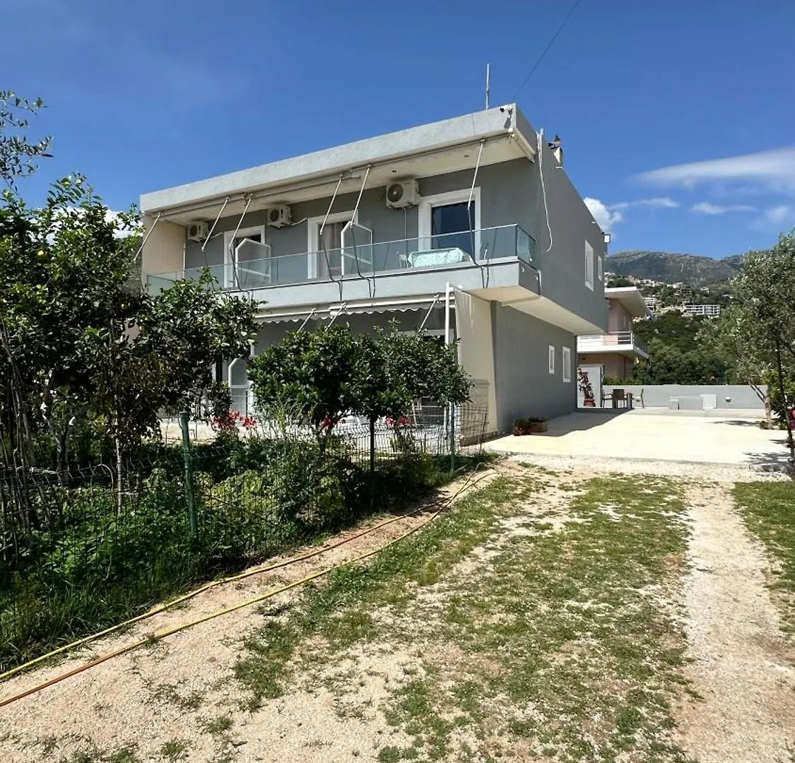 Enelia Apartments Himare 0*,  Albania